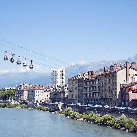 Place Victor Hugo * Grenoble