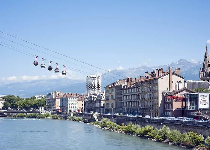 Place Victor Hugo * Grenoble